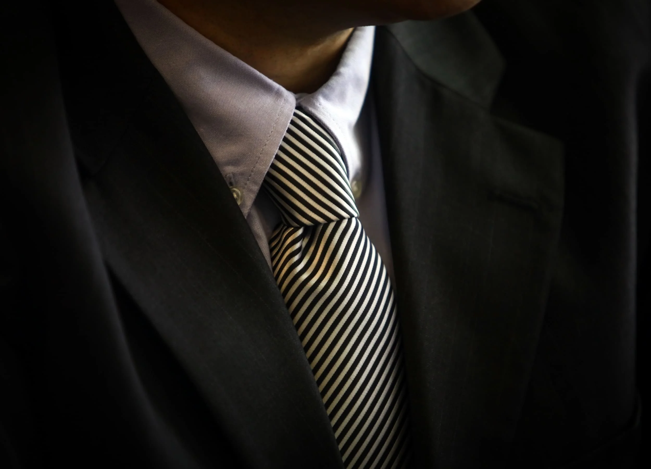 How To Tie a Tie - Pulse Productions Inc.