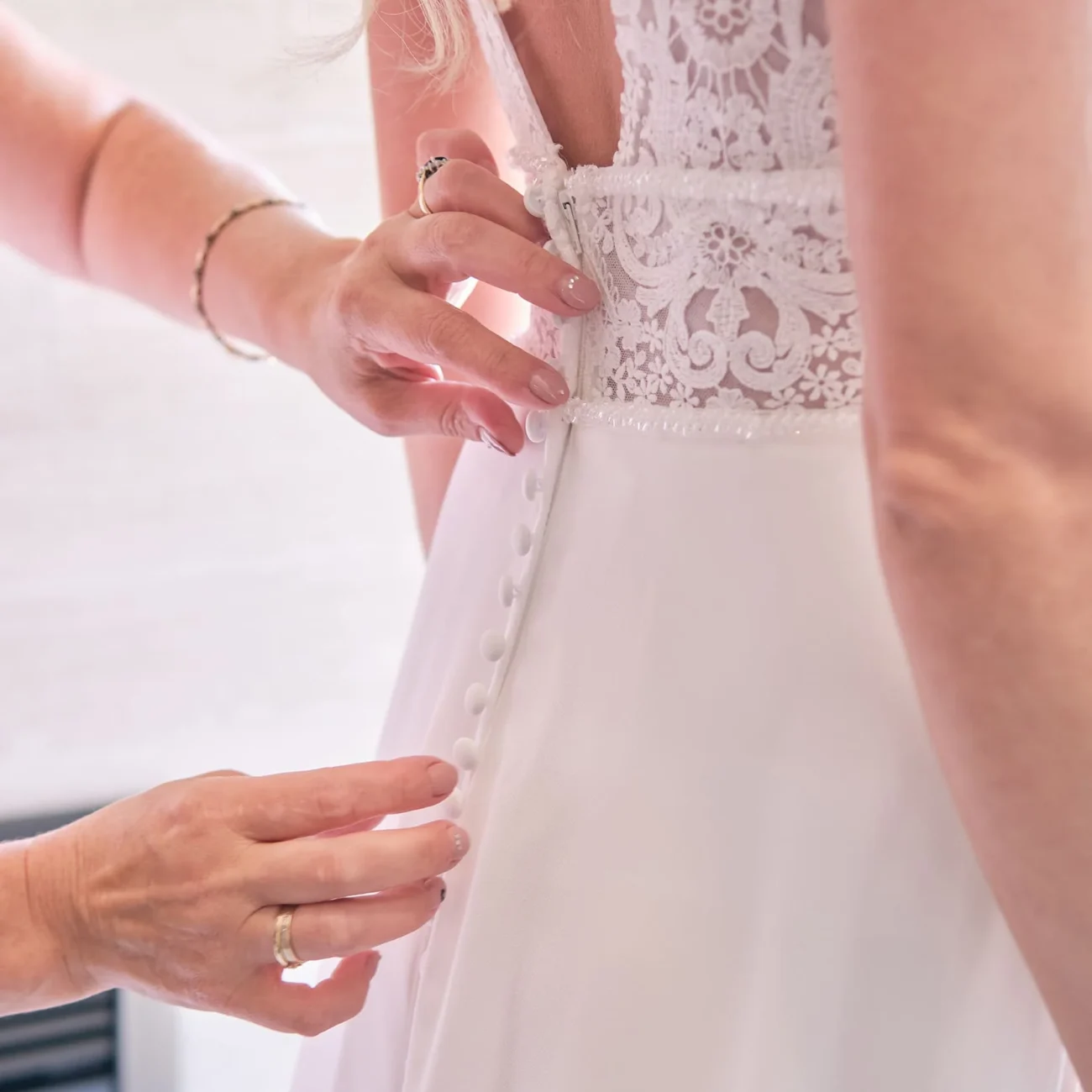 Ideal Wedding Photography Timeline - Morning Prep - Pulse Productions Inc.